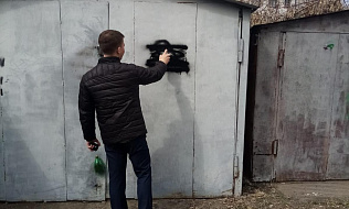 В Центральном районе Барнаула закрасили около 30 надписей в рамках антинаркотической акции