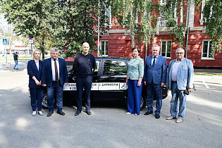 Служба социального такси Барнаула пополнилась новым автомобилем 