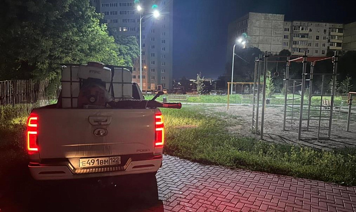 В Ленинском районе завершилась повторная обработка территории от комаров