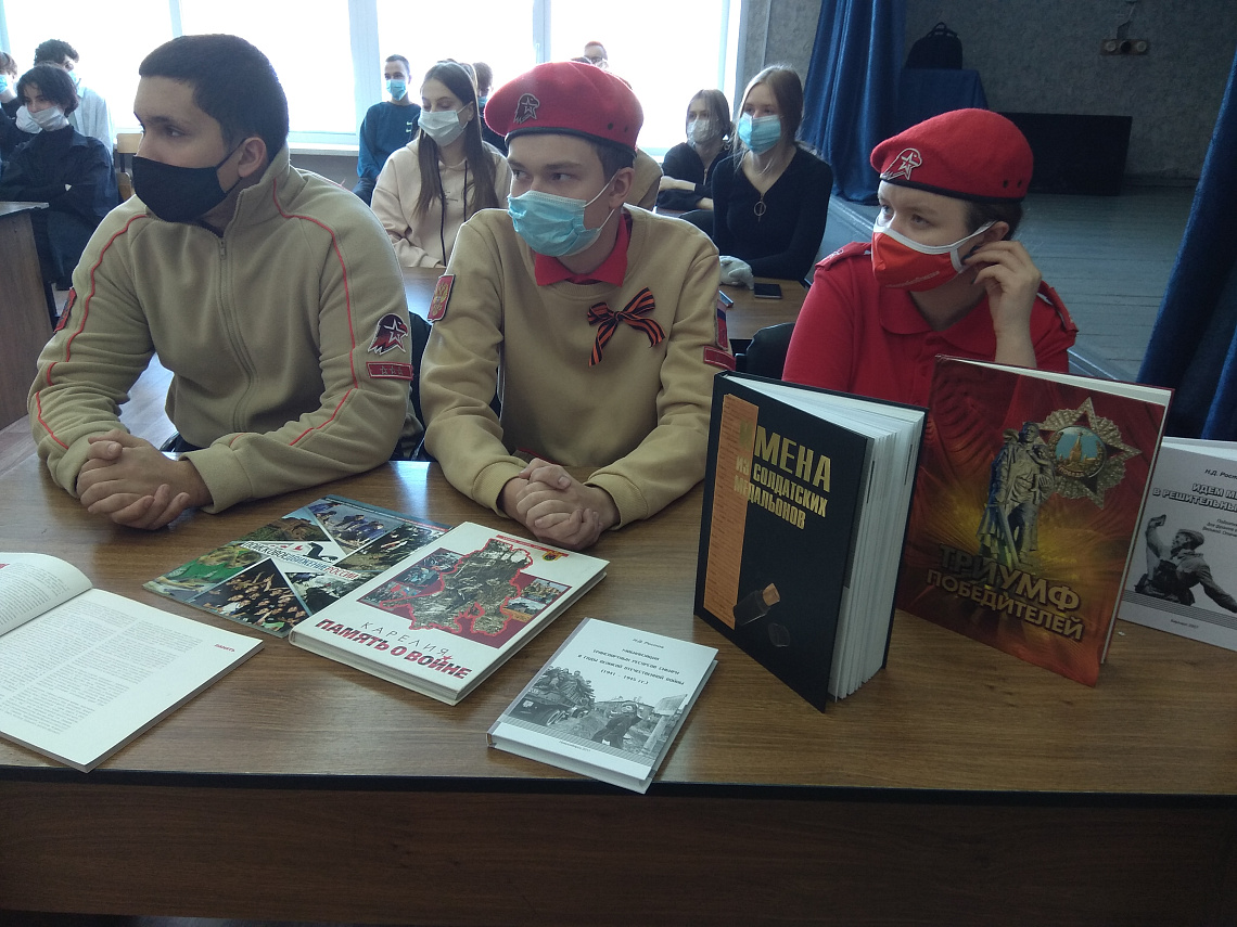 Ветераны войны и выпускники лицея №129 встретились с учащимися накануне Дня защитника Отечества