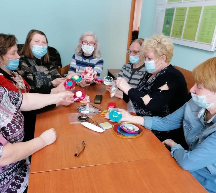 Жители ТОС Матросовского микрорайона организовали мастерскую по рукоделию