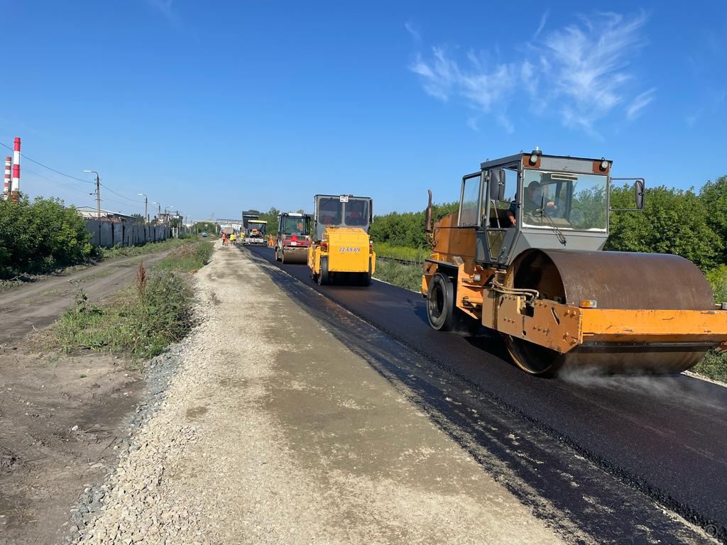 В Барнауле приступили к укладке нижнего слоя асфальта по улице 9-й  Заводской проезд БАРНАУЛ :: Официальный сайт города