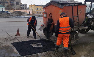 МБУ «Автодорстрой» продолжает локальный ремонт дорог