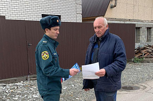 В Барнауле продолжаются рейды по профилактике пожаров в жилых домах