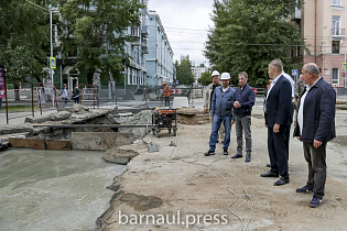 Вячеслав Франк проконтролировал ход ремонтных работ на проспекте Ленина