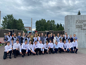 Школьники Барнаула показали театрально-историческую реконструкцию, посвященную началу Великой Отечественной войны