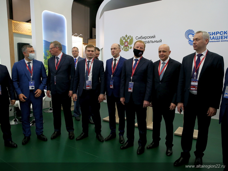 На Петербургском международном экономическом форуме главы регионов Сибири заключили соглашение о развитии туризма