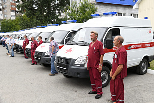 В Барнаул поступили новые автомобили скорой помощи