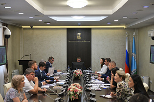 Глава города Вячеслав Франк провел оперативное совещание с главами районных администраций