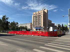 В Барнауле ограничили движение транспорта по нечётной стороне пр. Ленина на пересечении с ул. Молодёжной