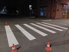 В Барнауле продолжаются работы по нанесению дорожной разметки 