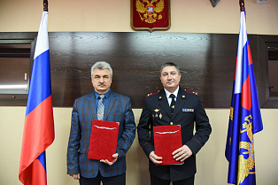 Алтайский медицинский университет и Барнаульский юридический институт подписали соглашение о стратегическом партнерстве