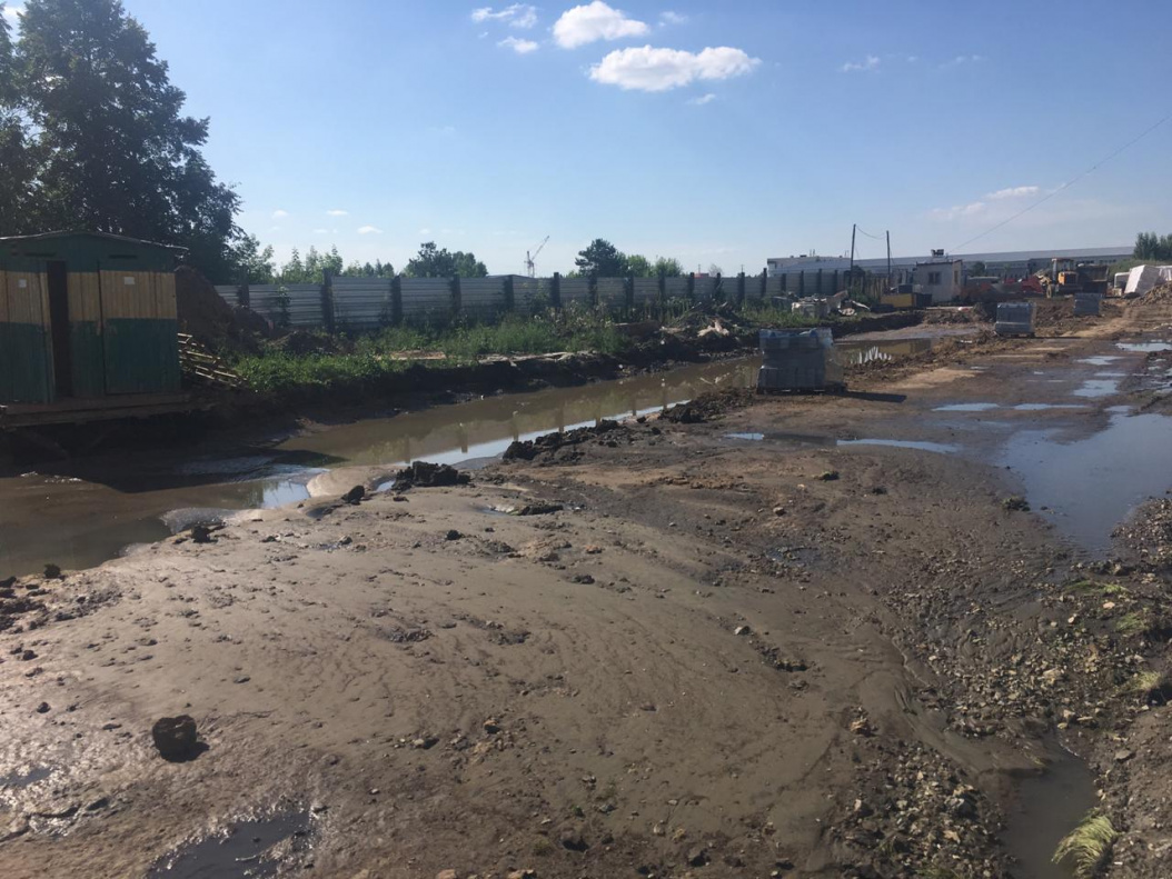 Барнаульский водоканал устраняет повреждение трубопровода в доме по  Северному Власихинскому проезду, 108 БАРНАУЛ :: Официальный сайт города