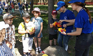 «Безопасное детство»: В сквере им. В.М.Шукшина провели игровую программу для детей и подростков 