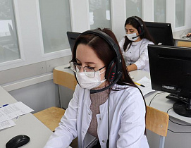 Более 300 старшекурсников Барнаульского медколледжа помогают в поликлиниках и больницах края