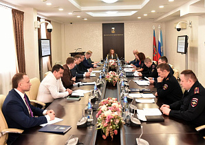 В администрации Барнаула обсудили вопросы профилактики экстремизма и адаптации мигрантов