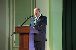 Глава администрации Октябрьского района Барнаула Юрий Асеев подвел итоги работы за 2025 год