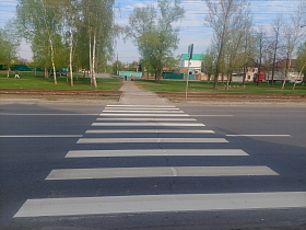 В Барнауле продолжают наносить дорожную разметку