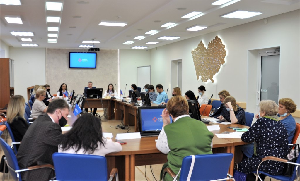 В Барнауле обсудили новые возможности по трудоустройству выпускников