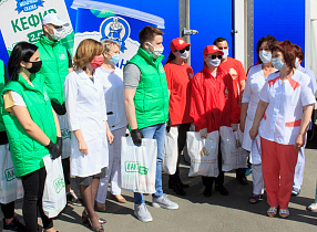 Барнаульские предприятия передали свою продукцию медикам, задействованным в лечении больных коронавирусной инфекцией