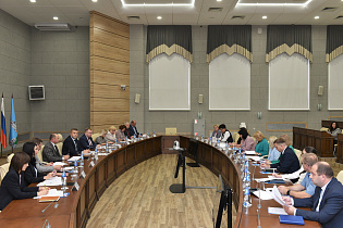 Бюджет города и социальное партнерство обсудили на заседании трехсторонней комиссии в Барнауле