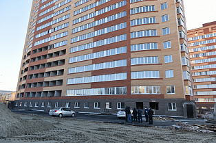 Максим Полежаев проверил строительство многоквартирного жилого дома по пр-кту Ленина,195а