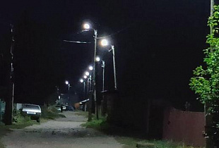 В барнаульском поселке Борзовая Заимка установили уличные фонари