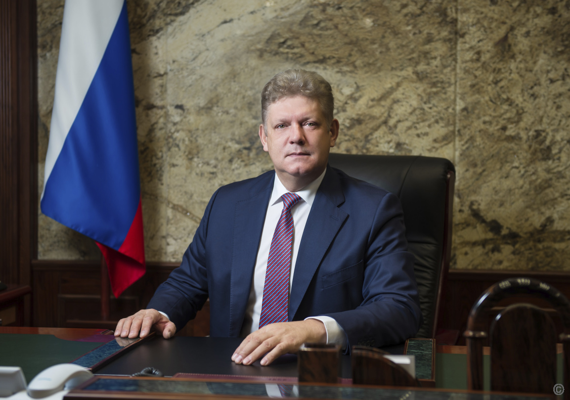 Поздравление полномочного представителя Президента Российской Федерации в Сибирском федеральном округе с Международным женским днём