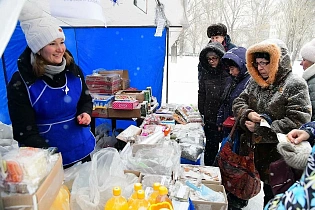 В Барнауле прошли предновогодние продовольственные ярмарки