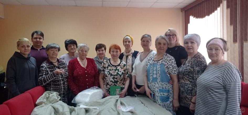 Общественники микрорайона Новосиликатный участвуют в оказании гуманитарной помощи бойцам СВО