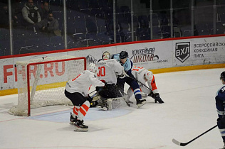 Хоккеисты «Динамо-Алтай» победой завершили домашнюю серию игр