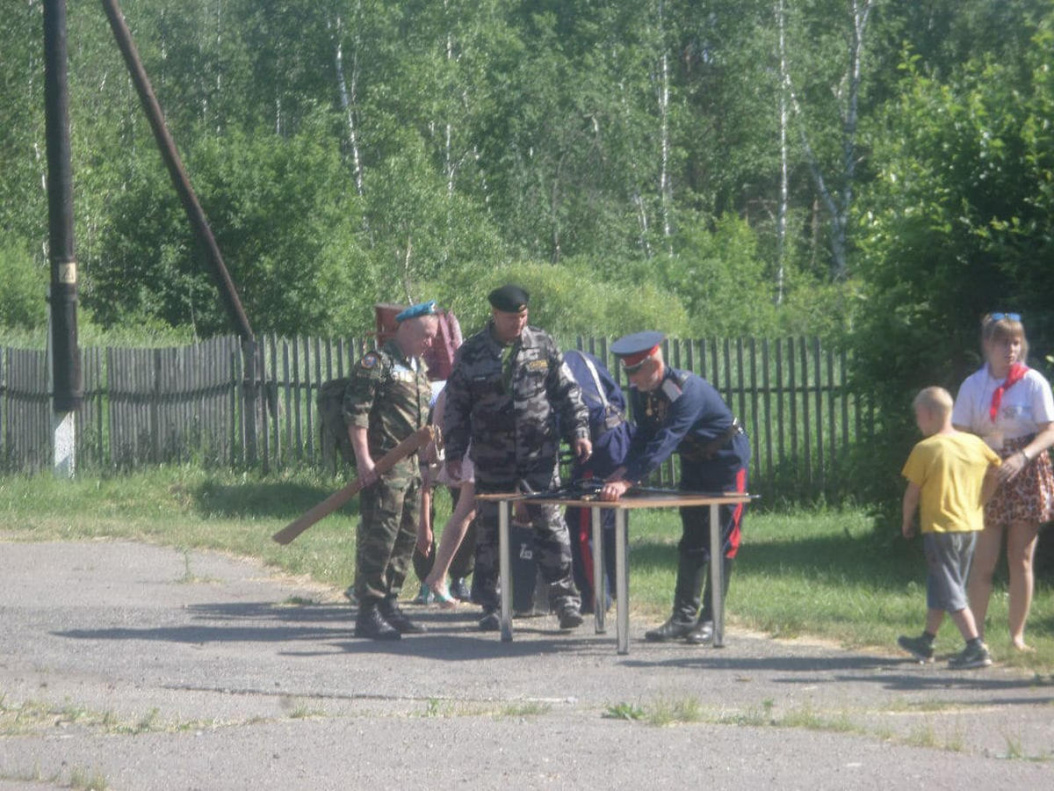 В барнаульском лагере отдыха «Звёздный» провели урок мужества для воспитанников  детских домов БАРНАУЛ :: Официальный сайт города