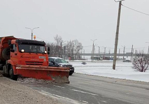 В ночь на 23 декабря на дорогах Барнаула будут работать 164 единицы снегоуборочной техники 