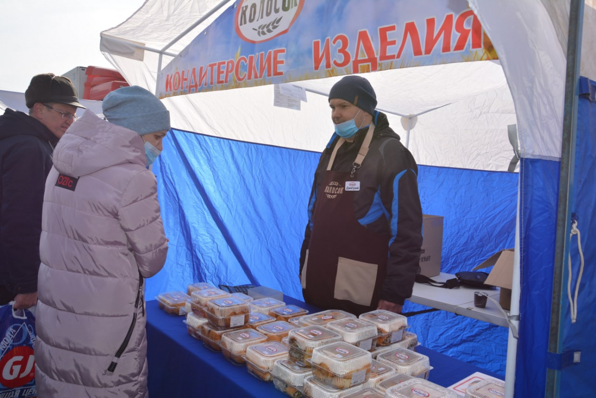 Продовольственная ярмарка барнаул. Ярмарки выходного дня Барнаул. Продуктовая ярмарка в Барнауле 2022. Ярмарка Ленинский район Барнаул. Ярмарка в Барнауле 2023.