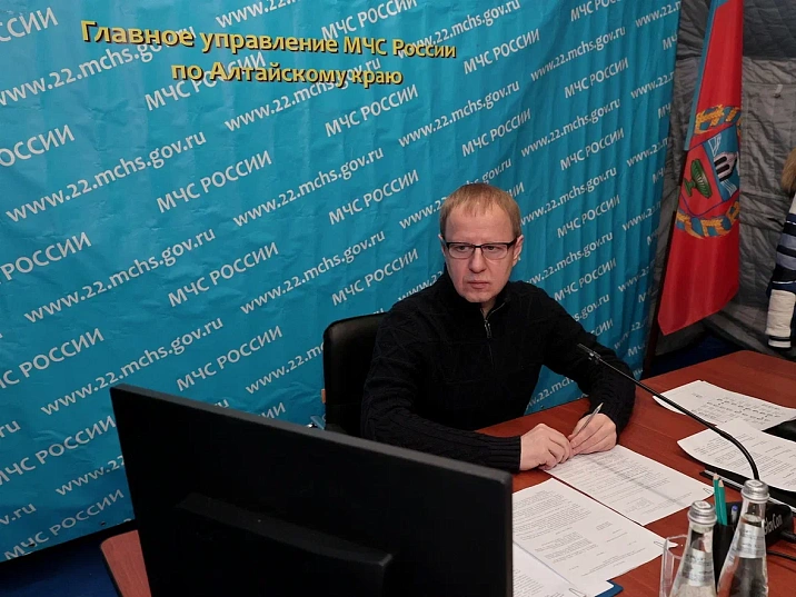 Губернатор Алтайского края Виктор Томенко высоко оценил готовность спасателей к ликвидации ЧС в зимний период на дорогах региона