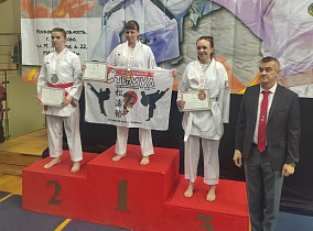 Воспитанница барнаульской спортшколы завоевала четыре золотые медали на всероссийских соревнованиях по карате