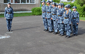 Школьники Железнодорожного района стали участниками военно-спортивной игры «Зарница»