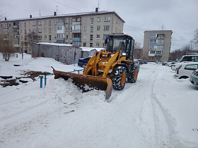 Последствия снегопада активно устраняют в Железнодорожном районе 