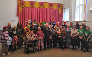 Для пожилых людей, проживающих в Центральном доме-интернате, организовали праздничный концерт