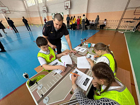 В Барнауле состоялась олимпиада по безопасности дорожного движения для школьников