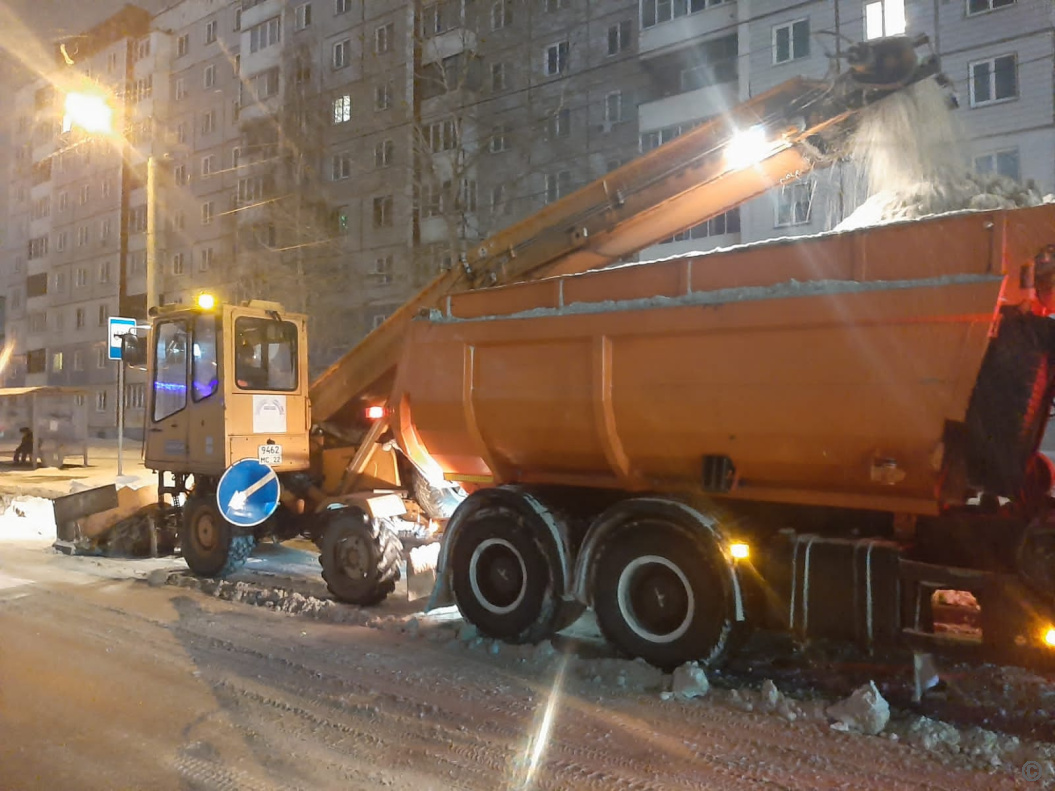 Снегоуборочная техника на дорогах Барнаула работает в усиленном режиме  БАРНАУЛ :: Официальный сайт города