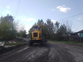 В барнаульской Власихе начали ремонтировать дорогу по улице Партизанской