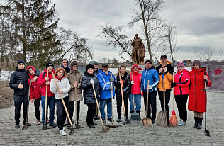 Больше 12 тысяч человек приняли участие в уборке Барнаула в рамках акции «чистый четверг»