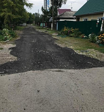 В Железнодорожном районе Барнауле отсыпали сколом два участка дорог частного сектора