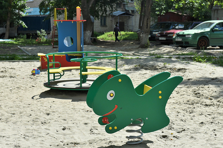 В 29 дворах Барнаула обновили детские площадки по нацпроекту «Жилье и городская среда» 