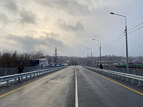 В Барнауле открыли движение по мосту на улице Челюскинцев