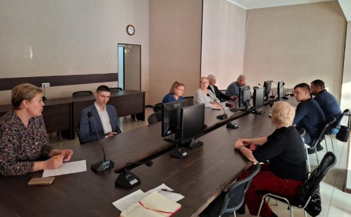 Очистку кровель обсудили с управляющими организациями в Индустриальном районе