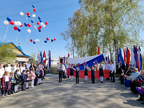 Торжественные митинги и акция «Шествие памяти» прошли в микрорайоне Новосиликатный и селе Власиха