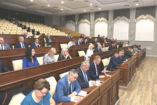 Прохождение пожароопасного периода в Барнауле обсудили на аппаратном совещании в администрации города