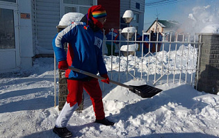 Участникии акции «Снежный десант 2021» работают в пригородных поселках Барнаула